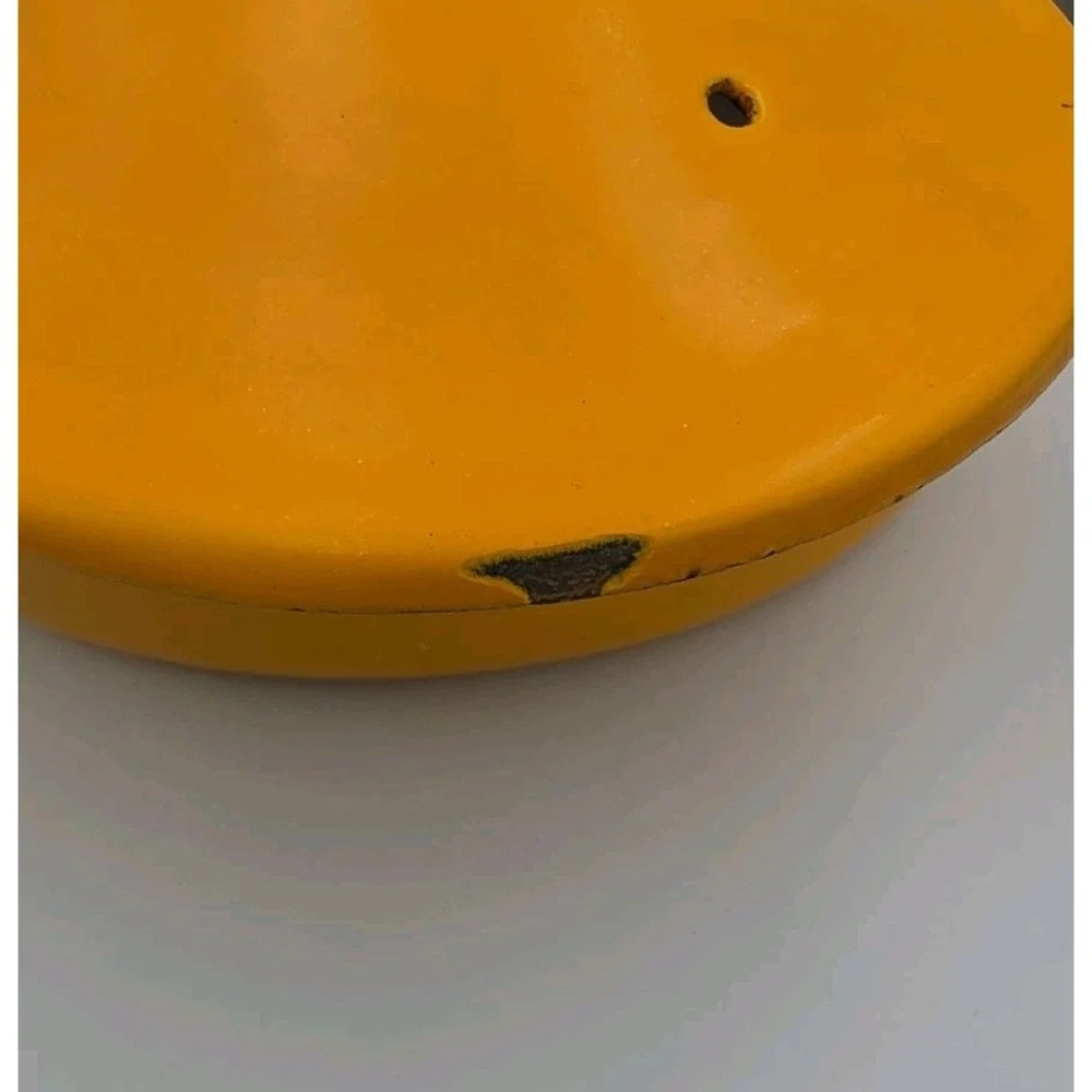 Le Creuset Yellow Enameled Cast Iron Dutch Oven Oval 10x8x4 Made in France 22